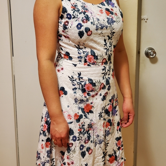 Dress brand new - Picture 2 of 2